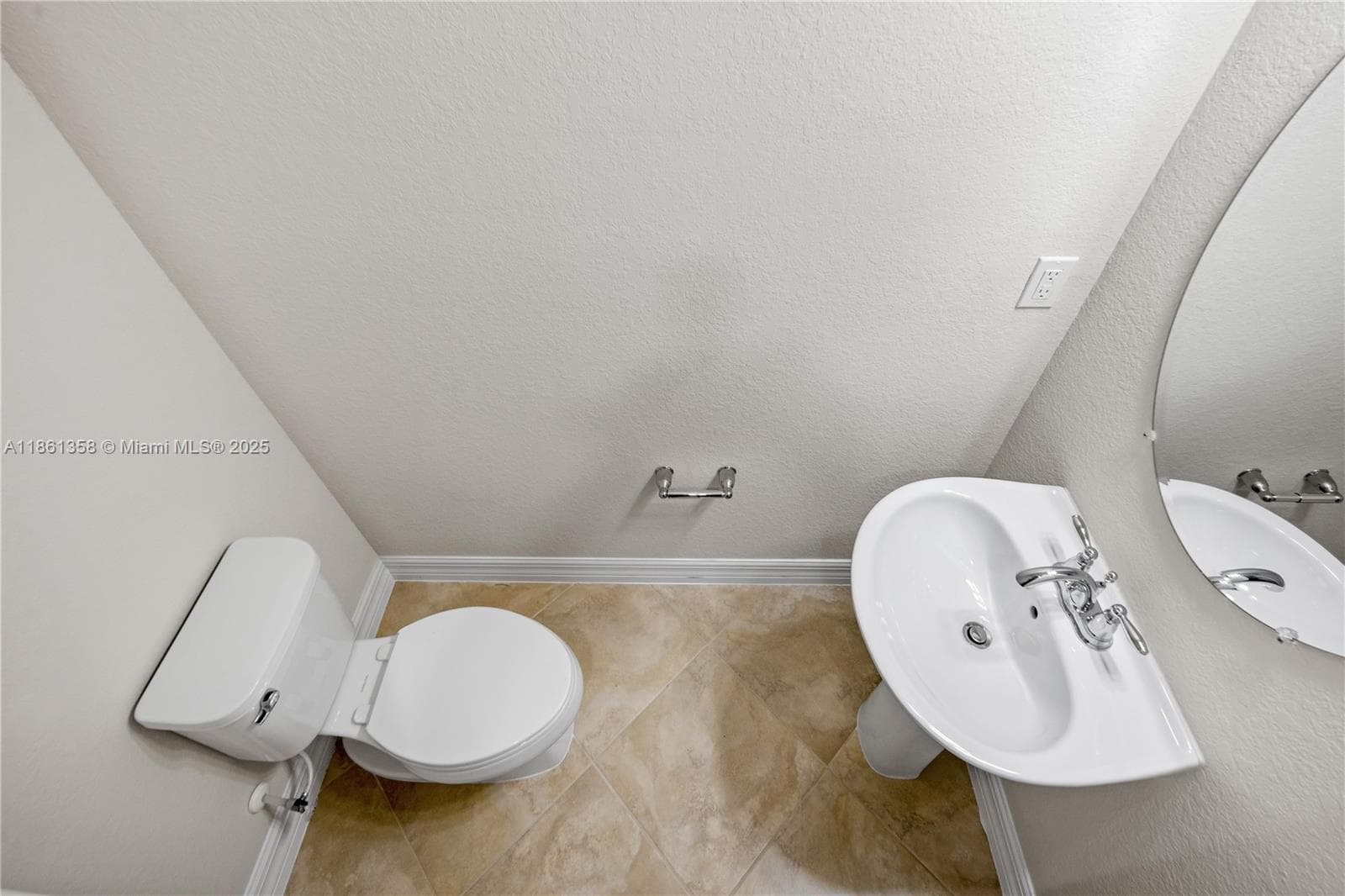 4488 E Appleton Cir E photo 6