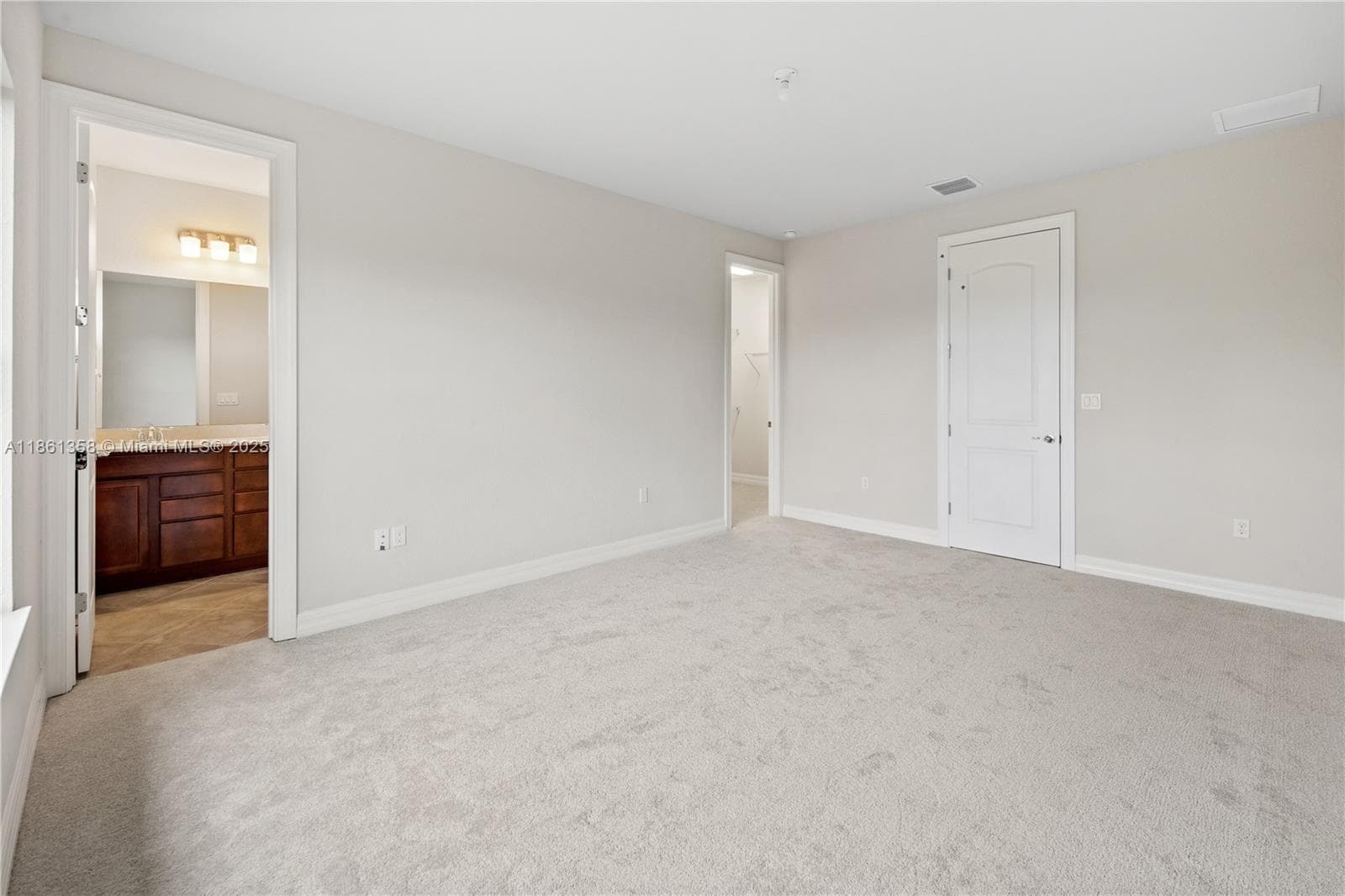 4488 E Appleton Cir E photo 16