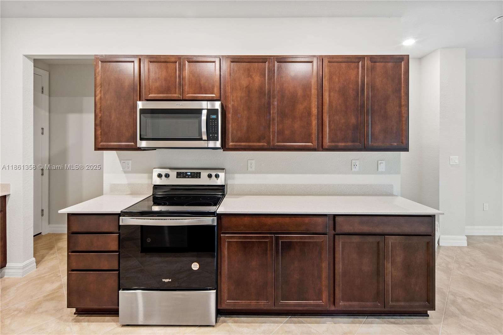 4488 E Appleton Cir E photo 3