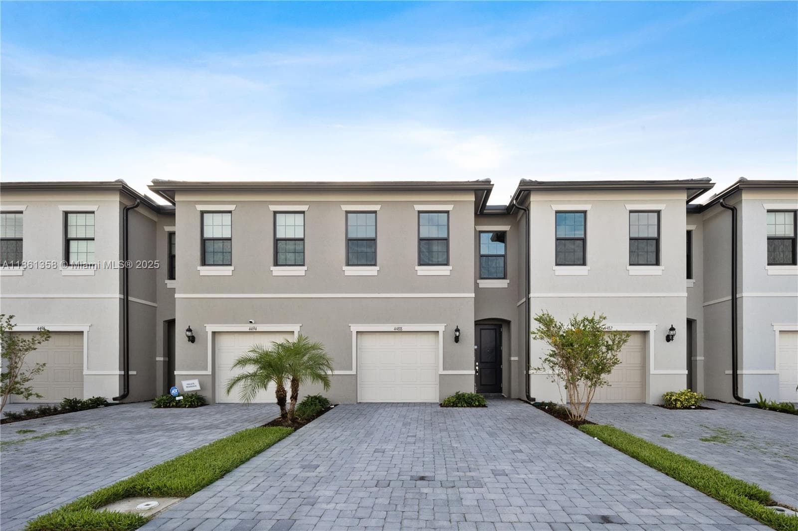 4488 E Appleton Cir E photo 1