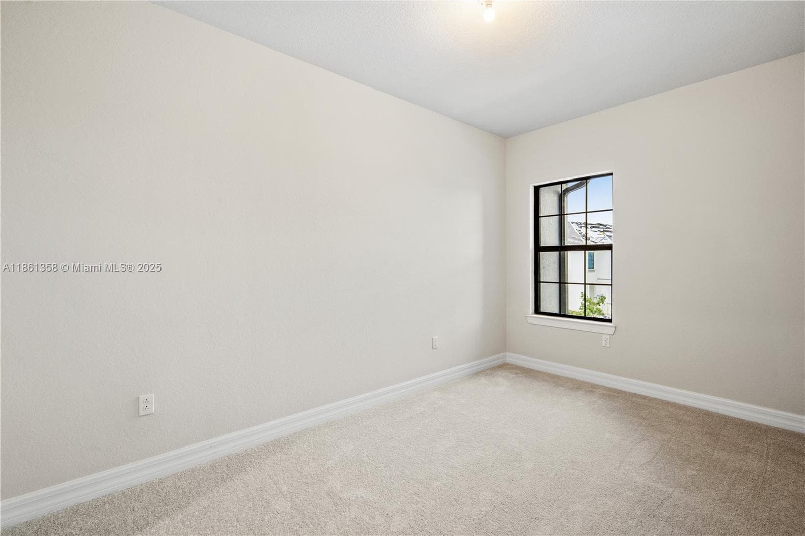 4488 E Appleton Cir E photo 9