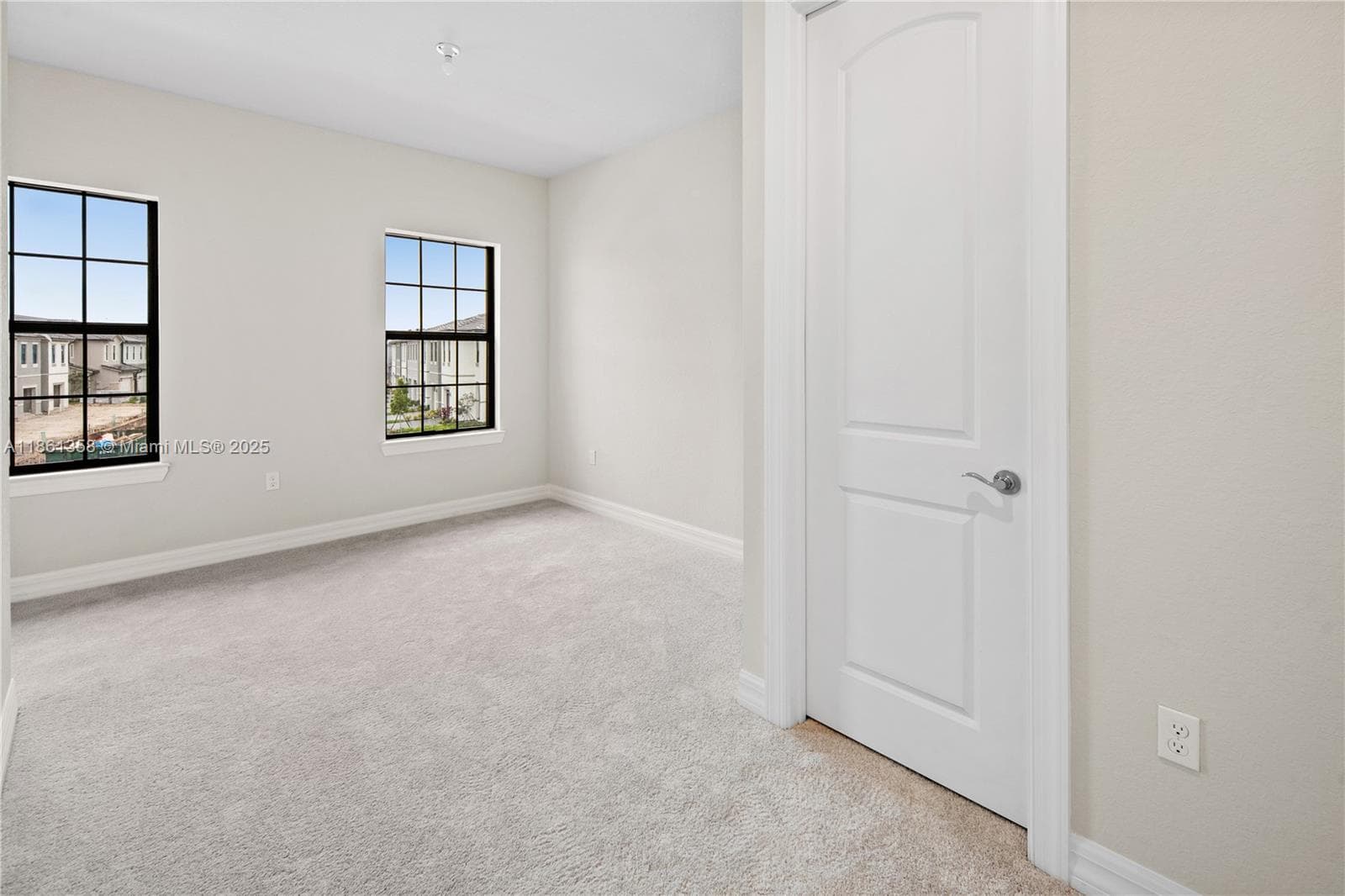 4488 E Appleton Cir E photo 14