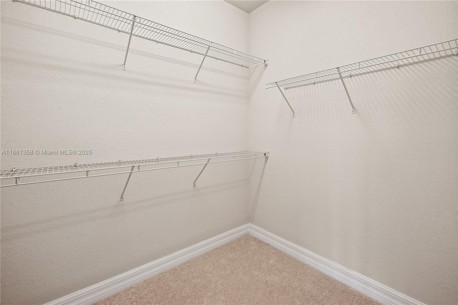 4488 E Appleton Cir E photo 18