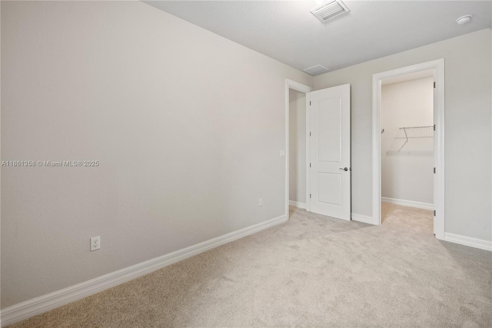 4488 E Appleton Cir E photo 11