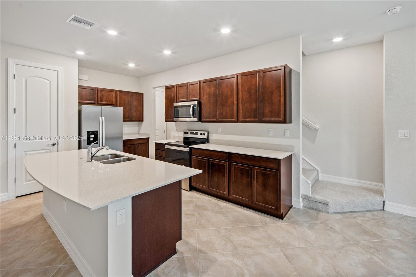 4488 E Appleton Cir E photo 4