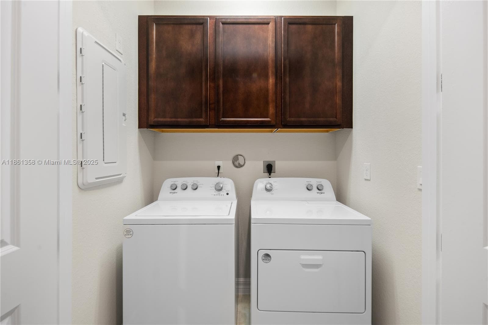 4488 E Appleton Cir E photo 8