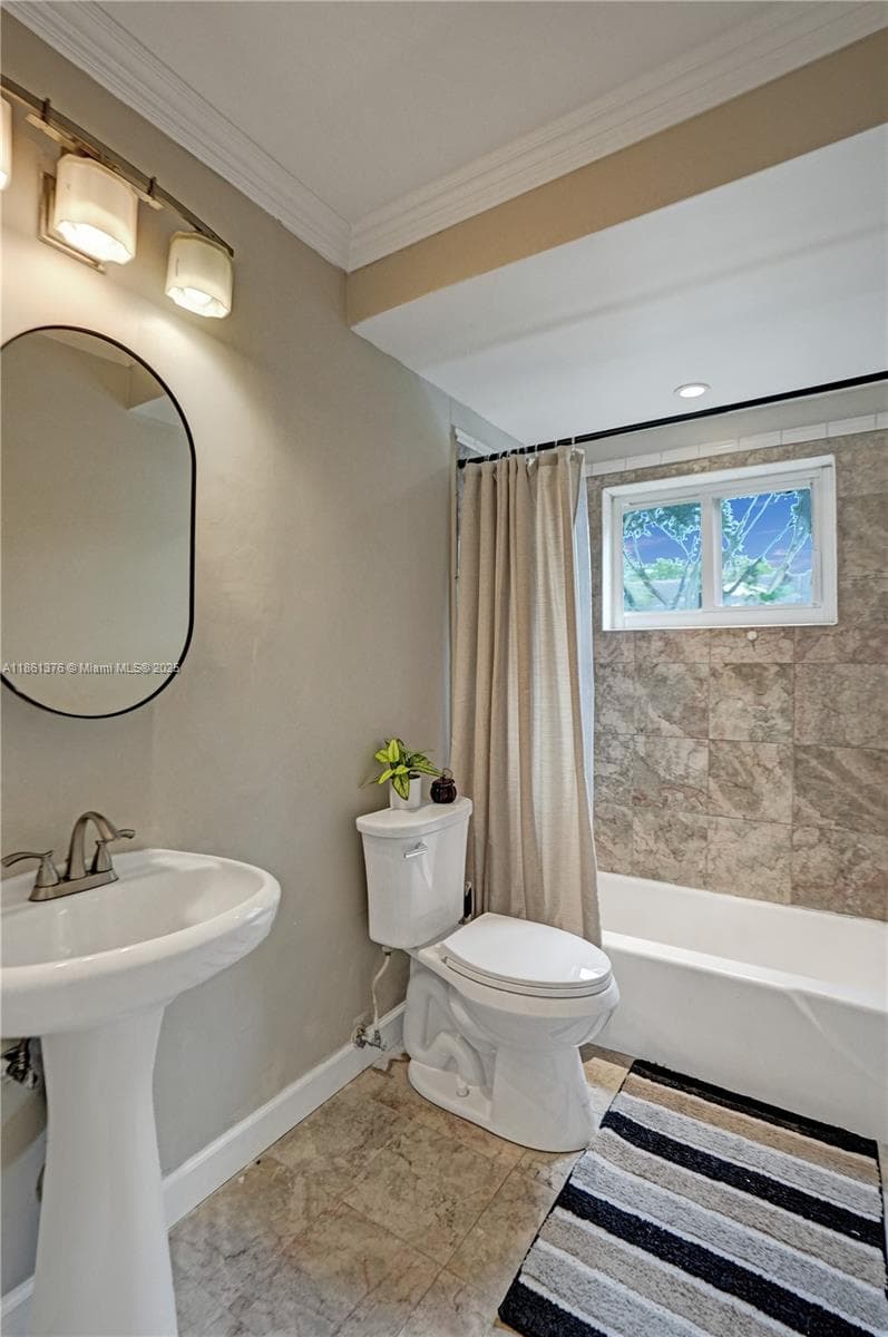 HILLCREST 11 · #203 in Hollywood - Photo 27