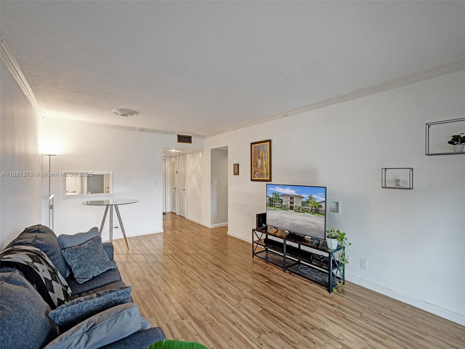 HILLCREST 11 · #203 in Hollywood - Photo 17