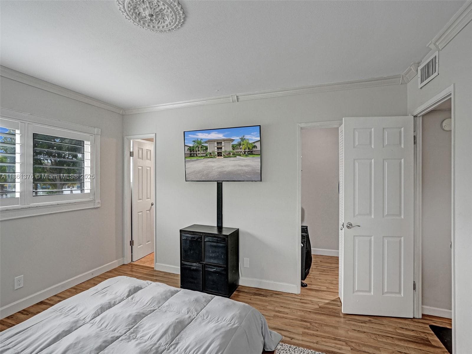 HILLCREST 11 · #203 in Hollywood - Photo 41