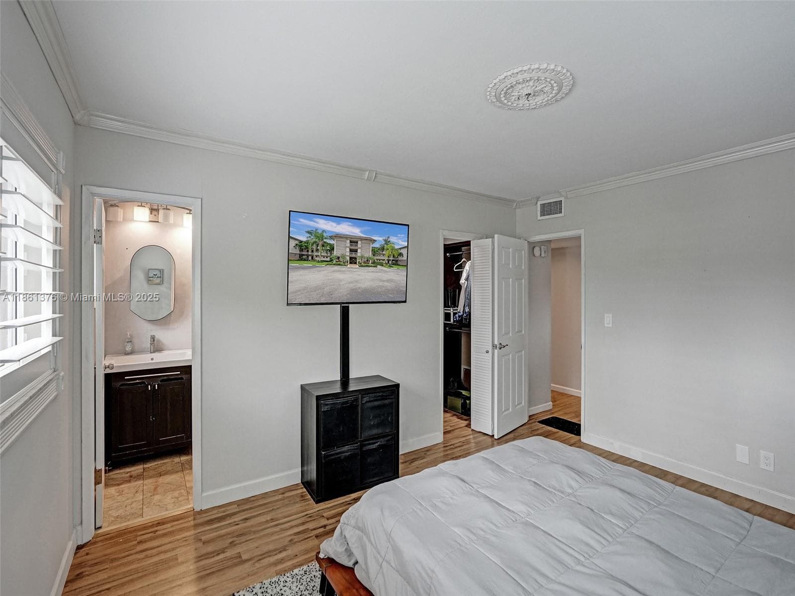 HILLCREST 11 · #203 in Hollywood - Photo 39