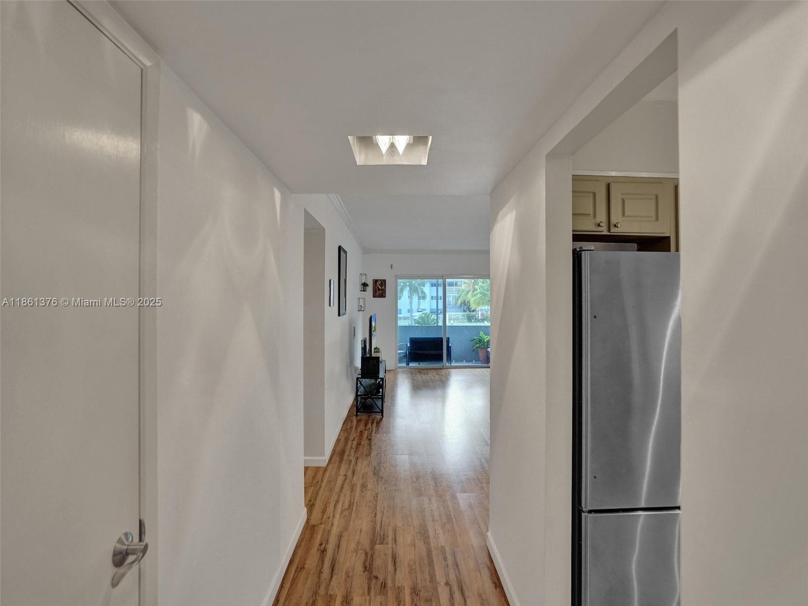 HILLCREST 11 · #203 in Hollywood - Photo 4