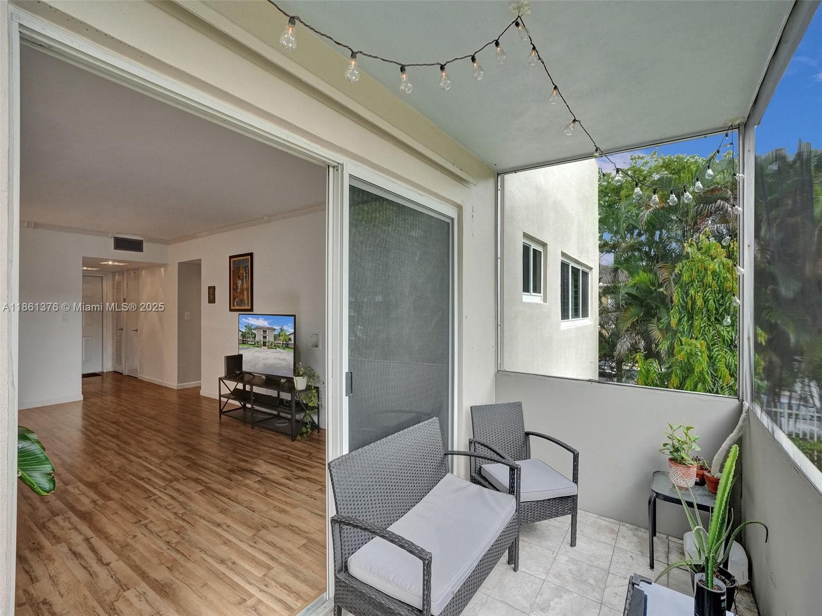 HILLCREST 11 · #203 in Hollywood - Photo 21