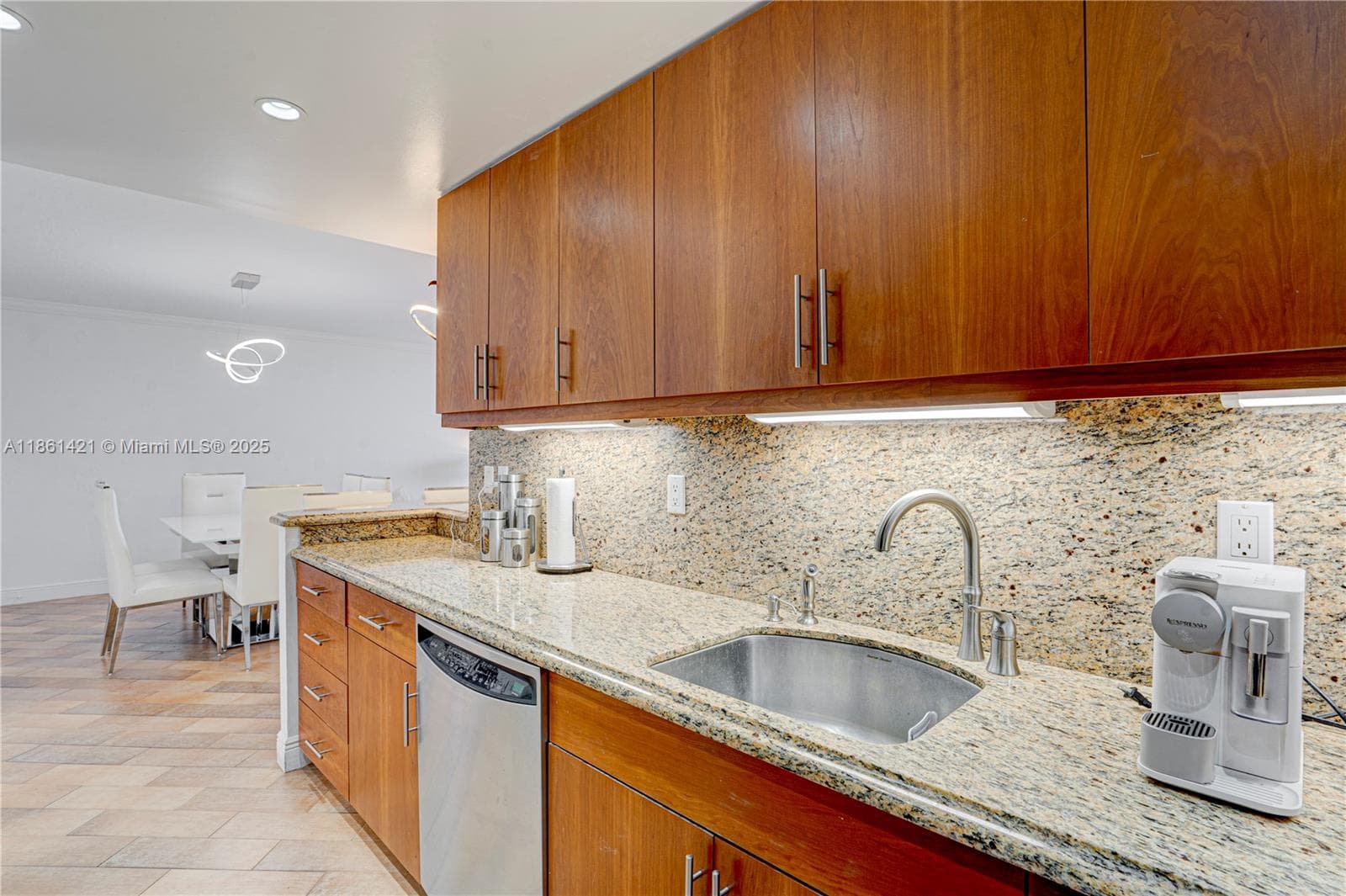 ISLAND POINTE CONDO · #4T in Bay Harbor Islands - Photo 31