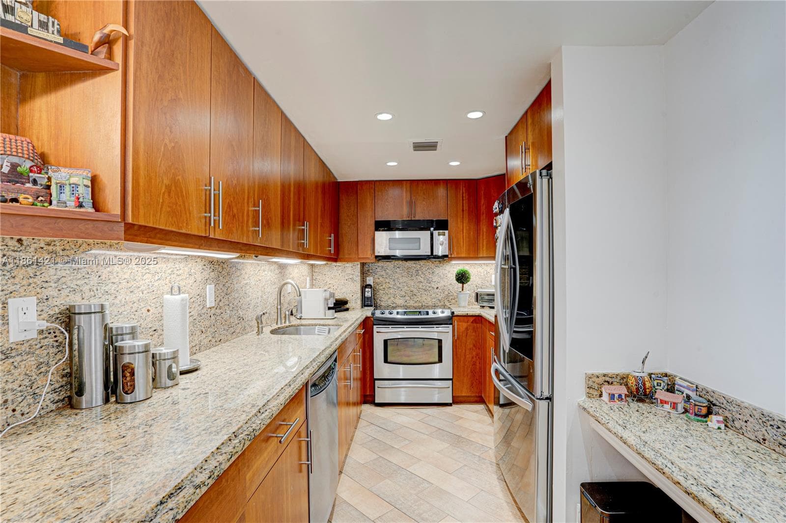 ISLAND POINTE CONDO · #4T in Bay Harbor Islands - Photo 29