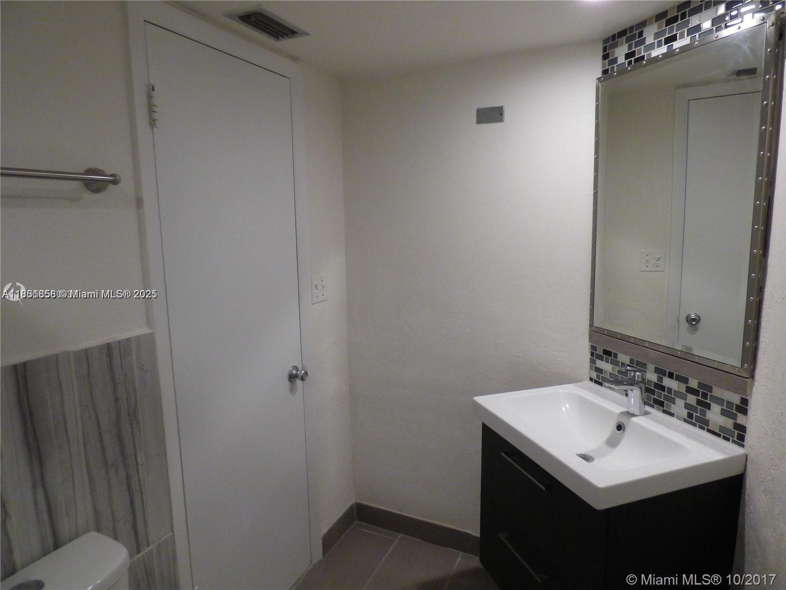 Rolling Green Condo B · #307 in North Miami Beach - Photo 4