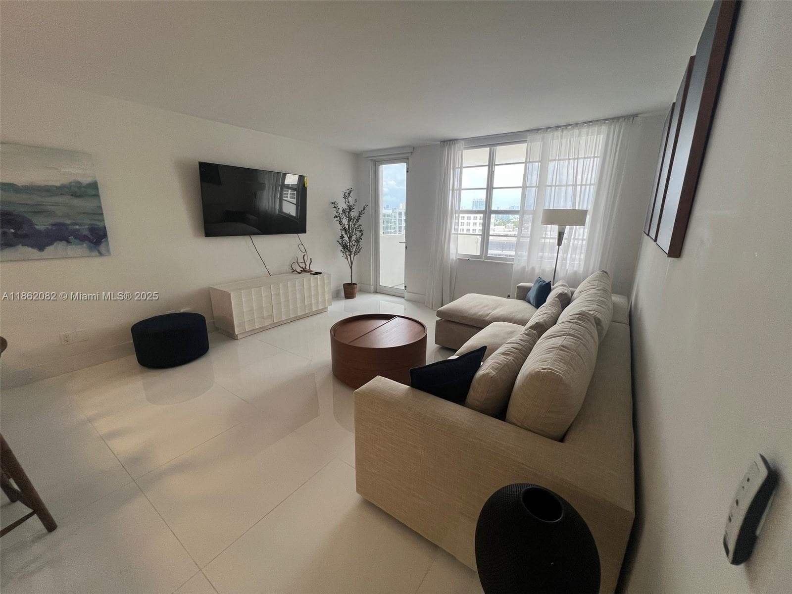 The Decoplage · #1022 in Miami Beach - Photo 4