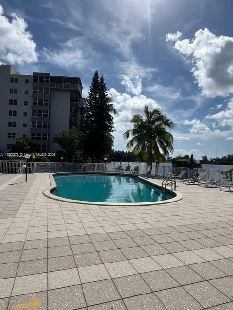 ROYAL BAHAMIAN CONDO EAST · #204 in Miami - Photo 14