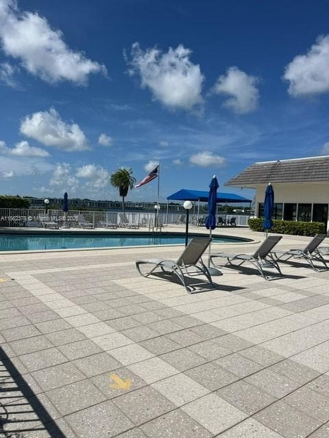 ROYAL BAHAMIAN CONDO EAST · #204 in Miami - Photo 15