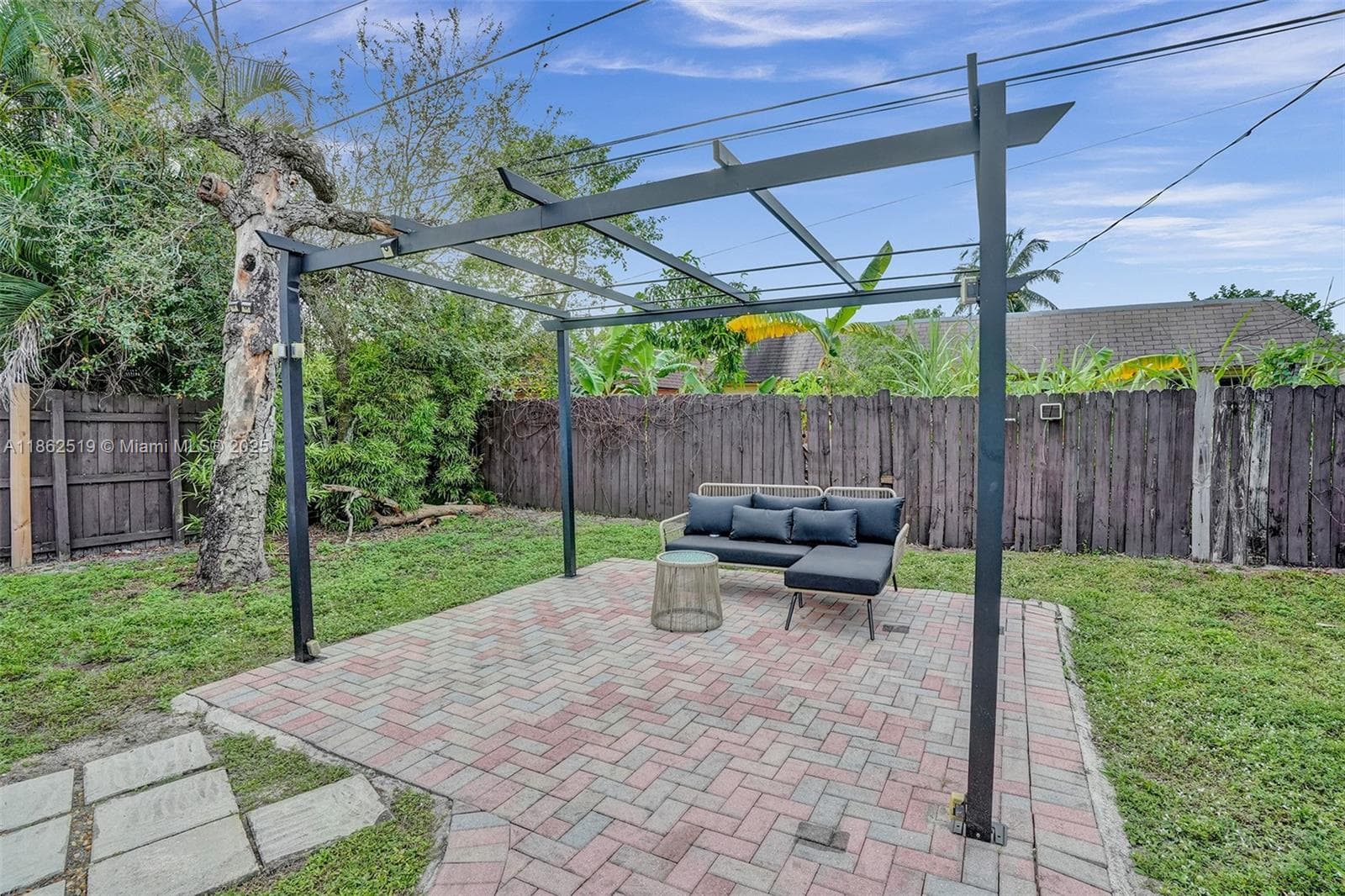 1605 NW 7th Ter photo 33
