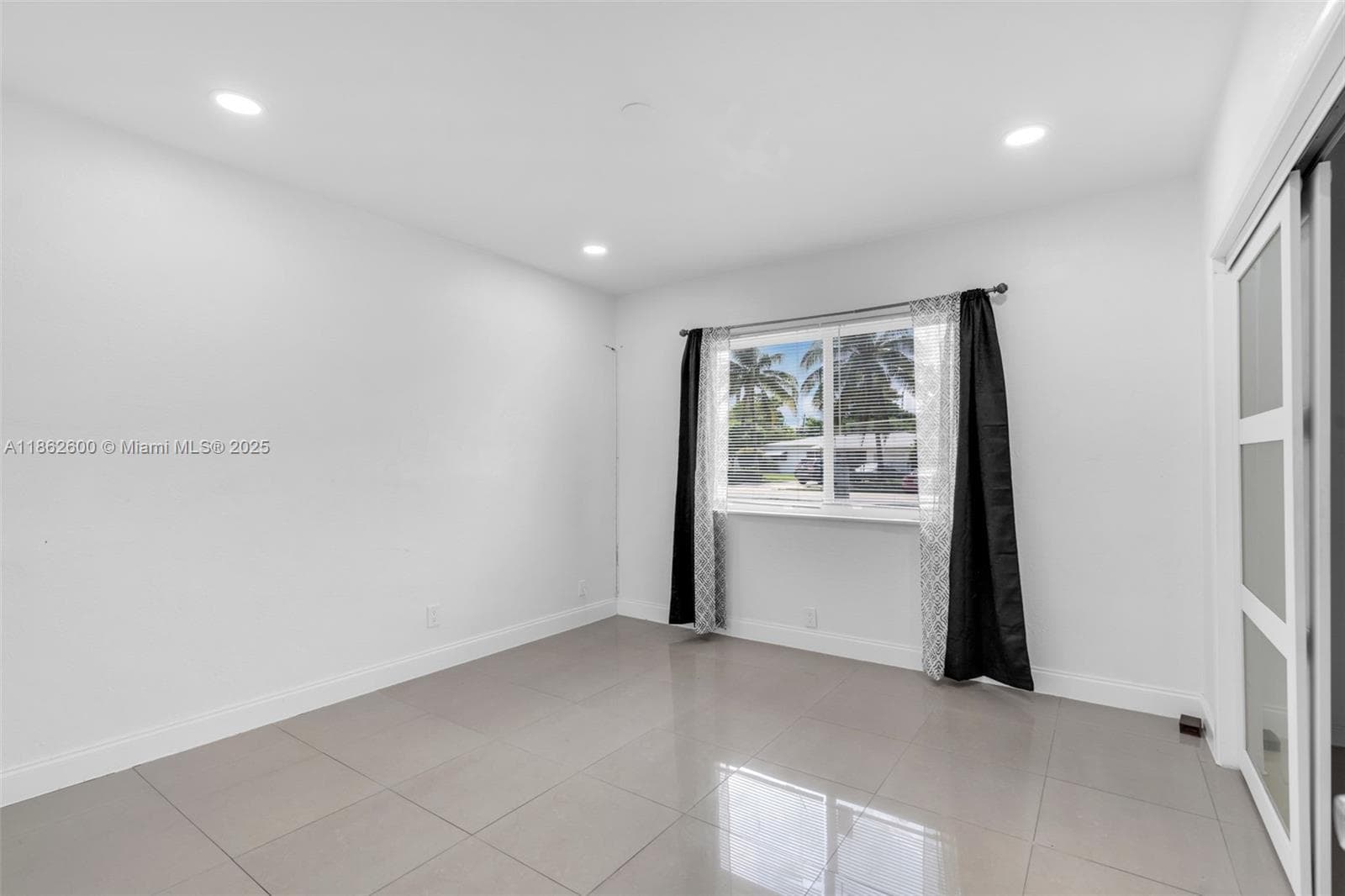 640 E Melrose Cir photo 13