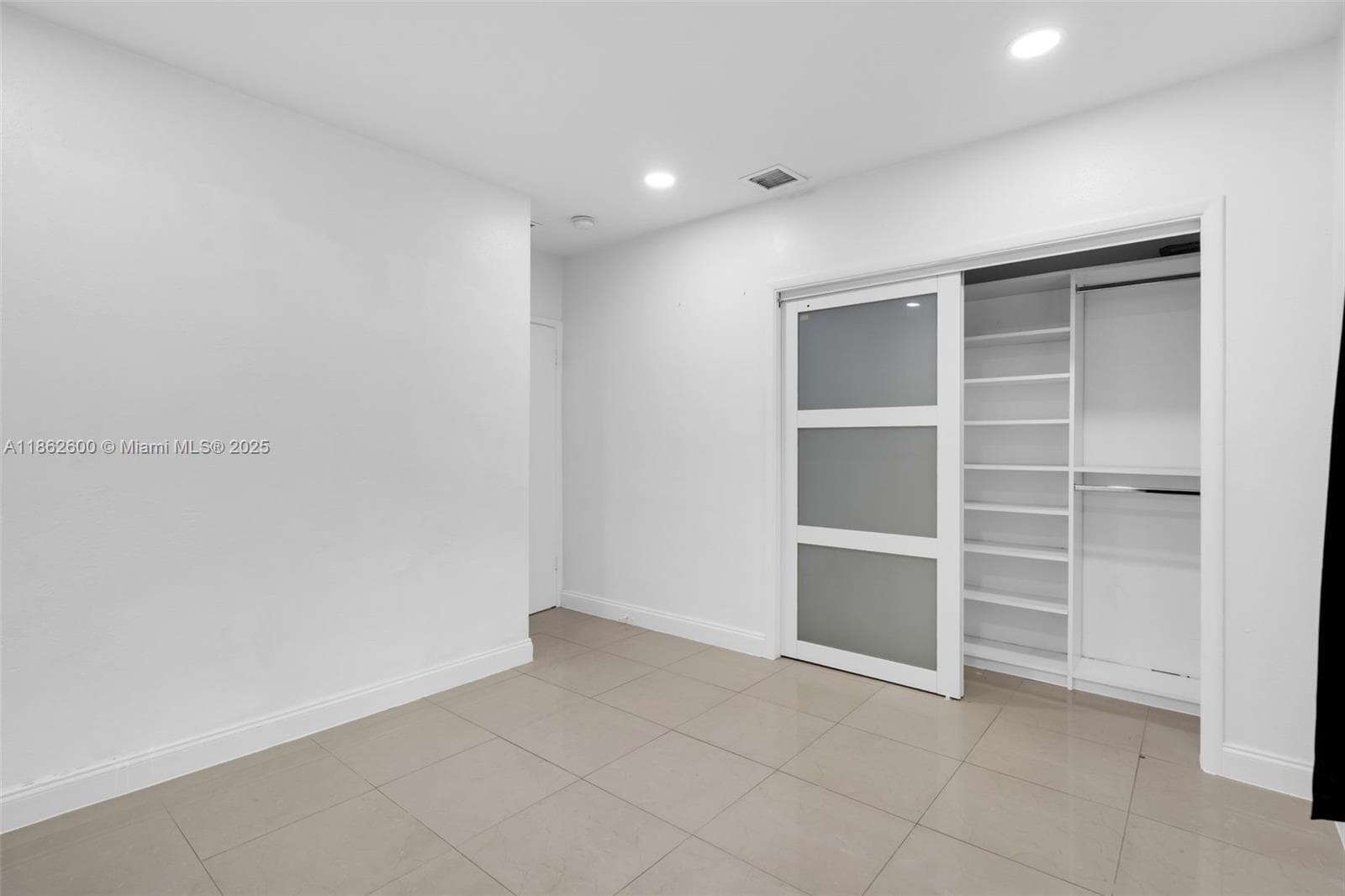 640 E Melrose Cir photo 17