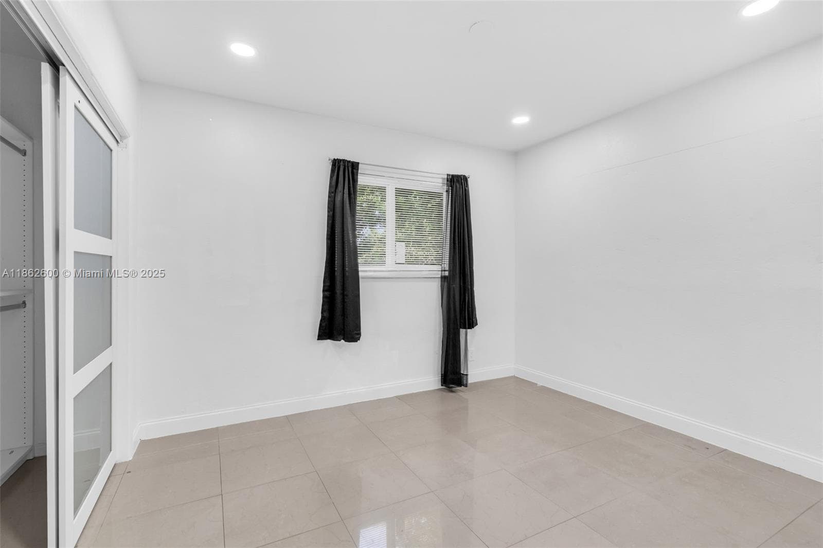 640 E Melrose Cir photo 16