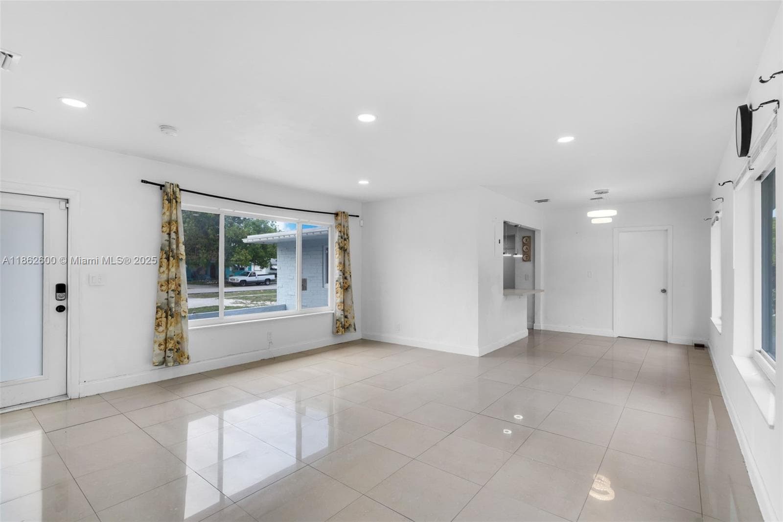 640 E Melrose Cir photo 7
