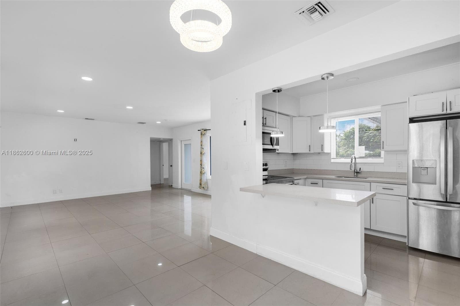 640 E Melrose Cir photo 9