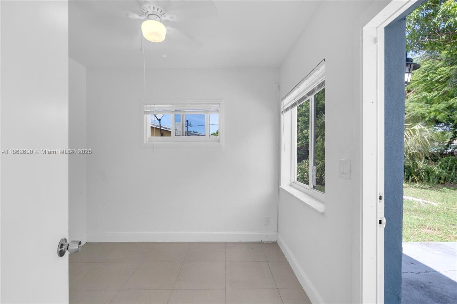 640 E Melrose Cir photo 11