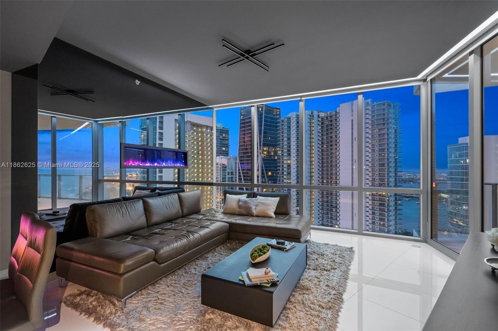 Paramount Miami Worldcenter · #4303 in Miami - Photo 6