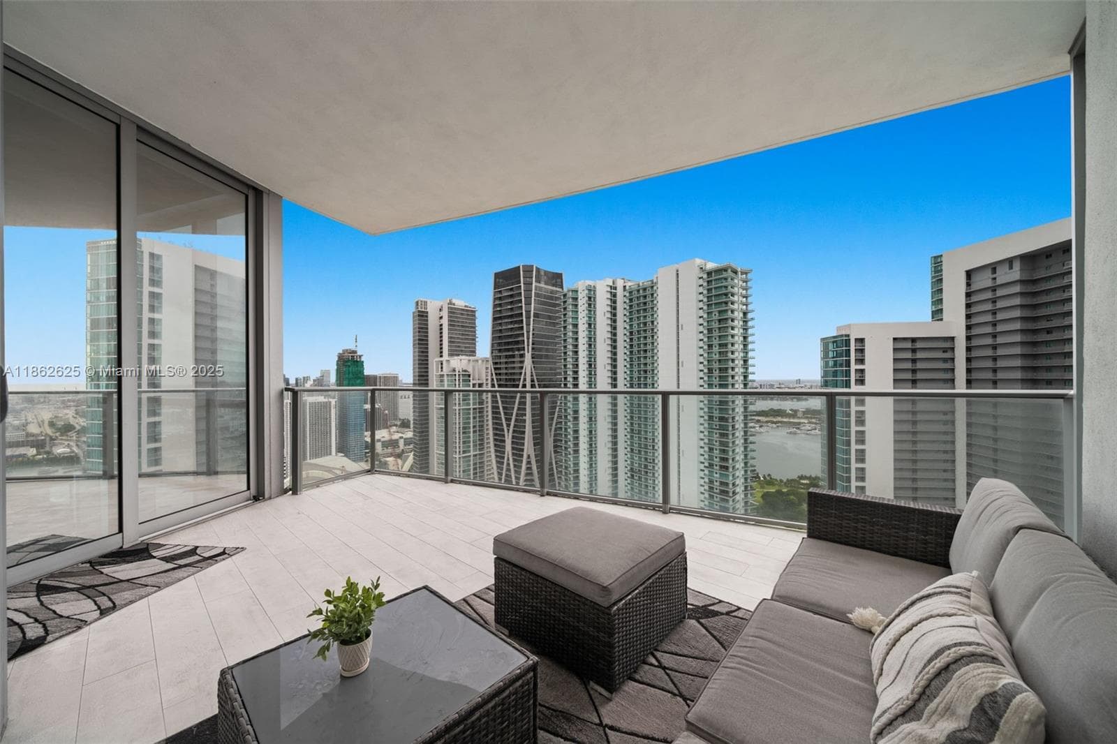 Paramount Miami Worldcenter · #4303 in Miami - Photo 20