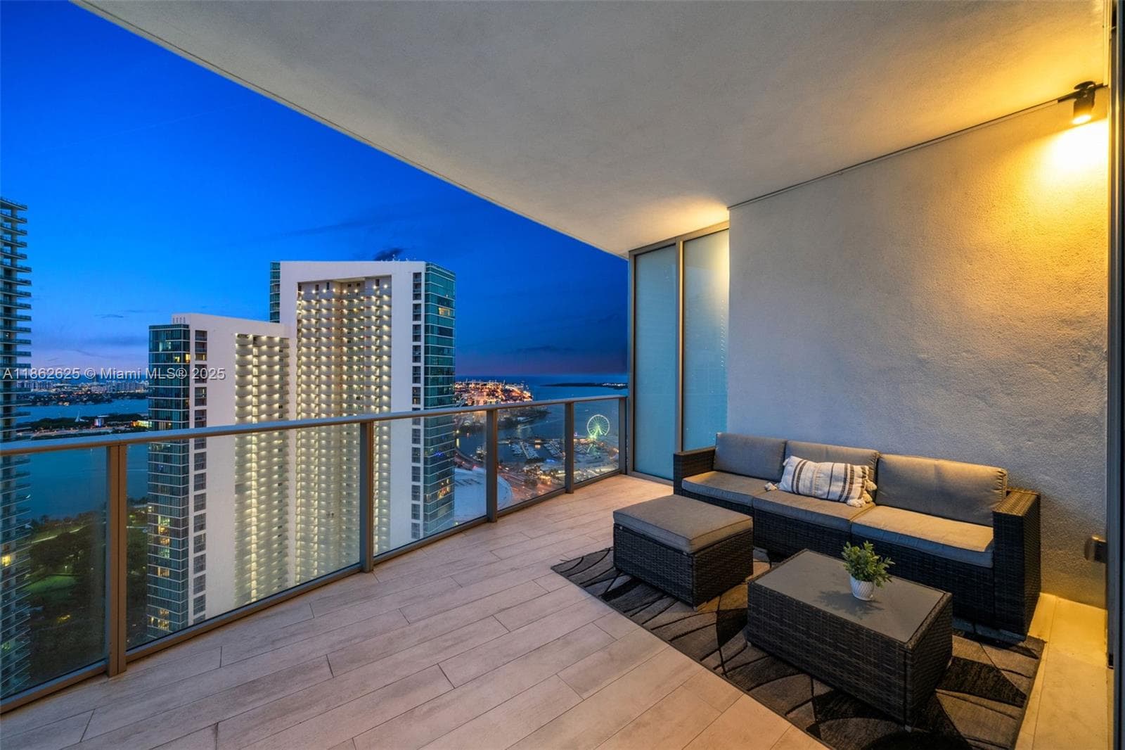 Paramount Miami Worldcenter · #4303 in Miami - Photo 8