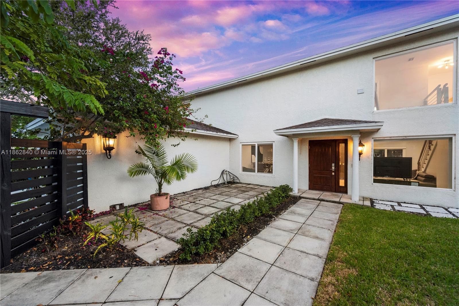 1617 SW 17th Ave photo 4