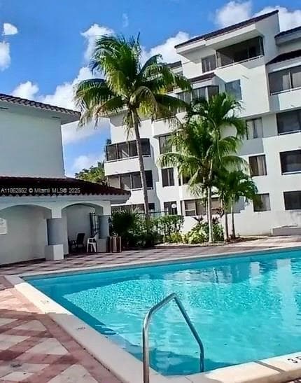 VERABELLA FALLS CONDO · #PH4 in Miami - Photo 17