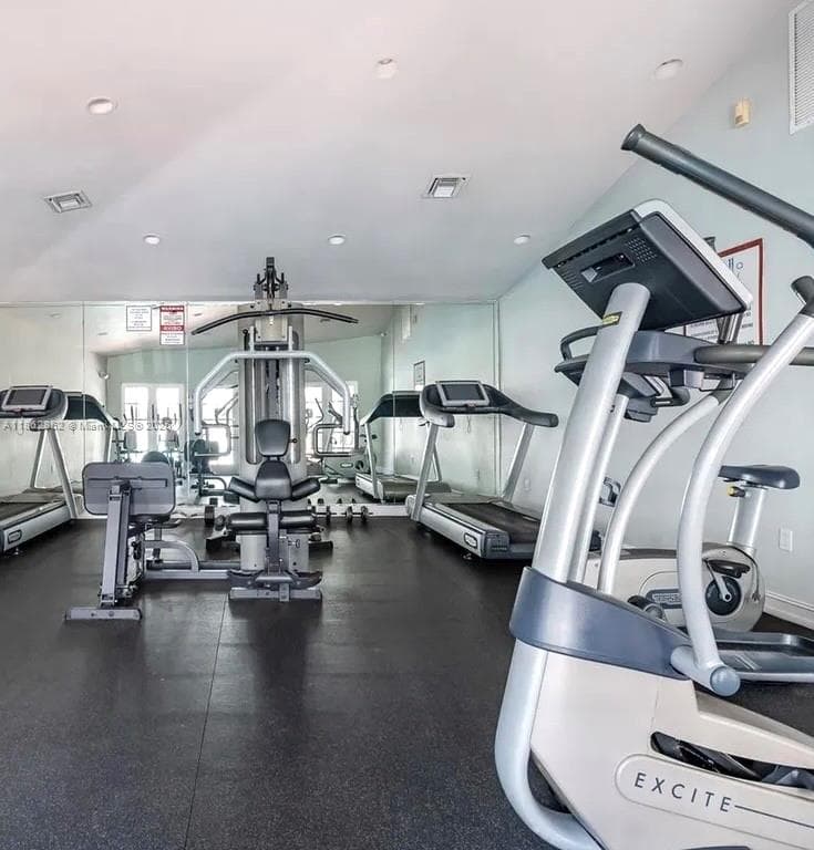 VERABELLA FALLS CONDO · #PH4 in Miami - Photo 19
