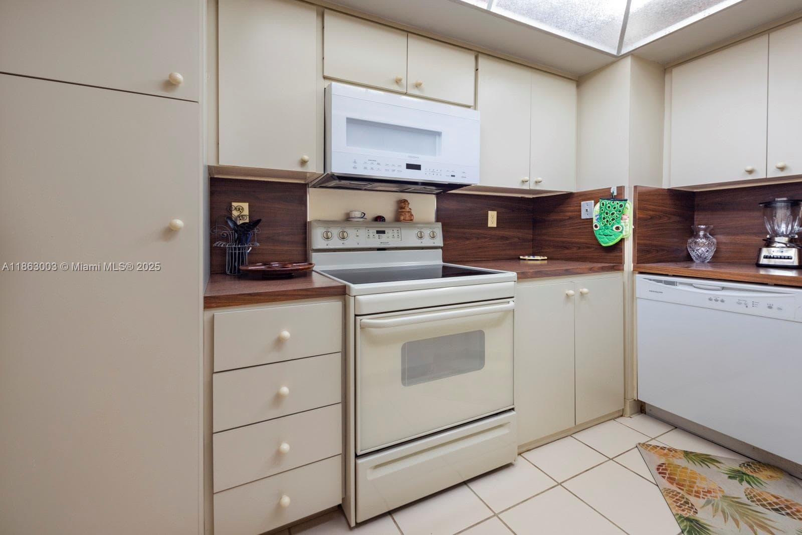 OCEAN SUMMIT CONDO · #1214 in Fort Lauderdale - Photo 10