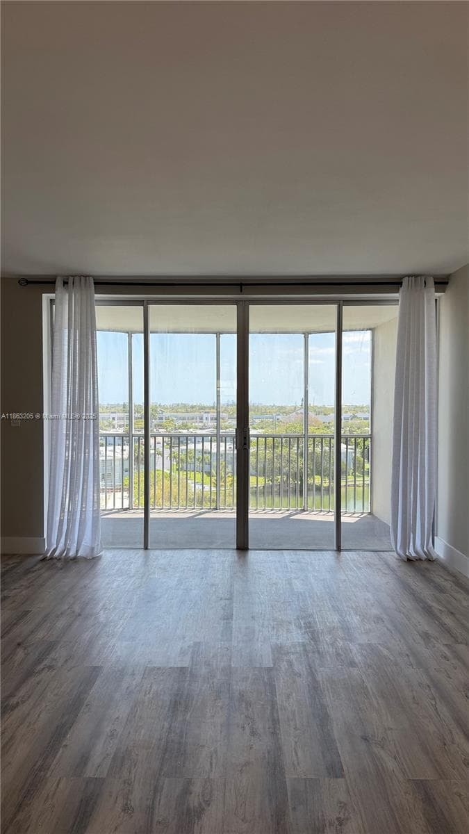 JADE WINDS GROUP-DAISY GA · #725-4 in Miami - Photo 6
