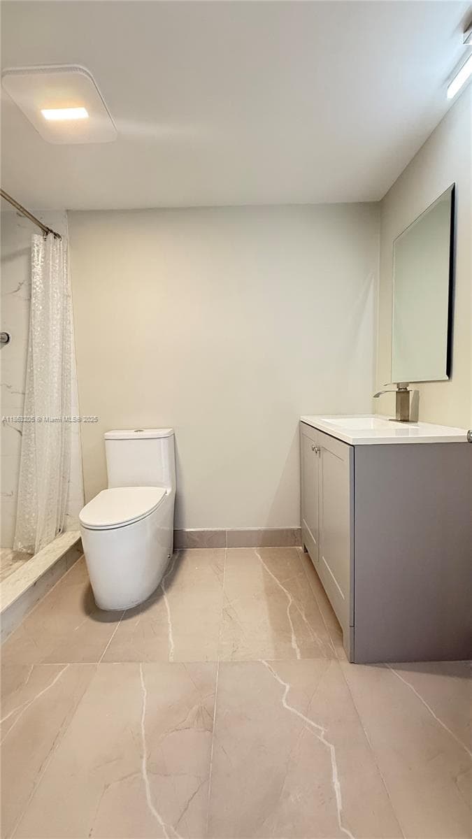 JADE WINDS GROUP-DAISY GA · #725-4 in Miami - Photo 14