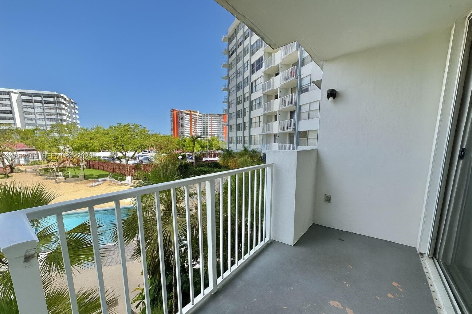 WILSHIRE CONDO · #219E in Miami - Photo 7