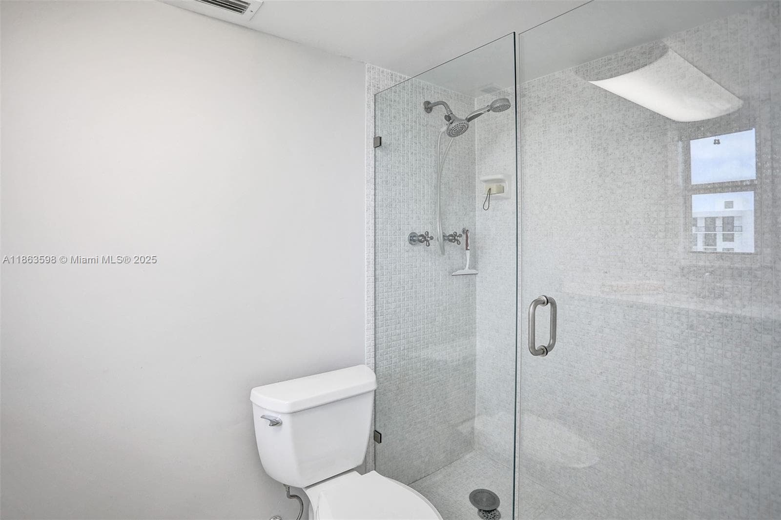 HILLSBORO ISLAND HOUSE CO · #701 in Hillsboro Beach - Photo 16