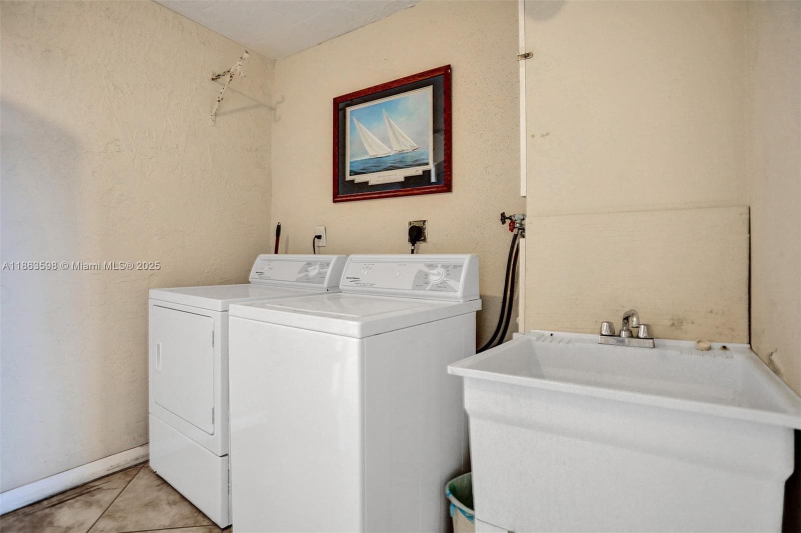HILLSBORO ISLAND HOUSE CO · #701 in Hillsboro Beach - Photo 35