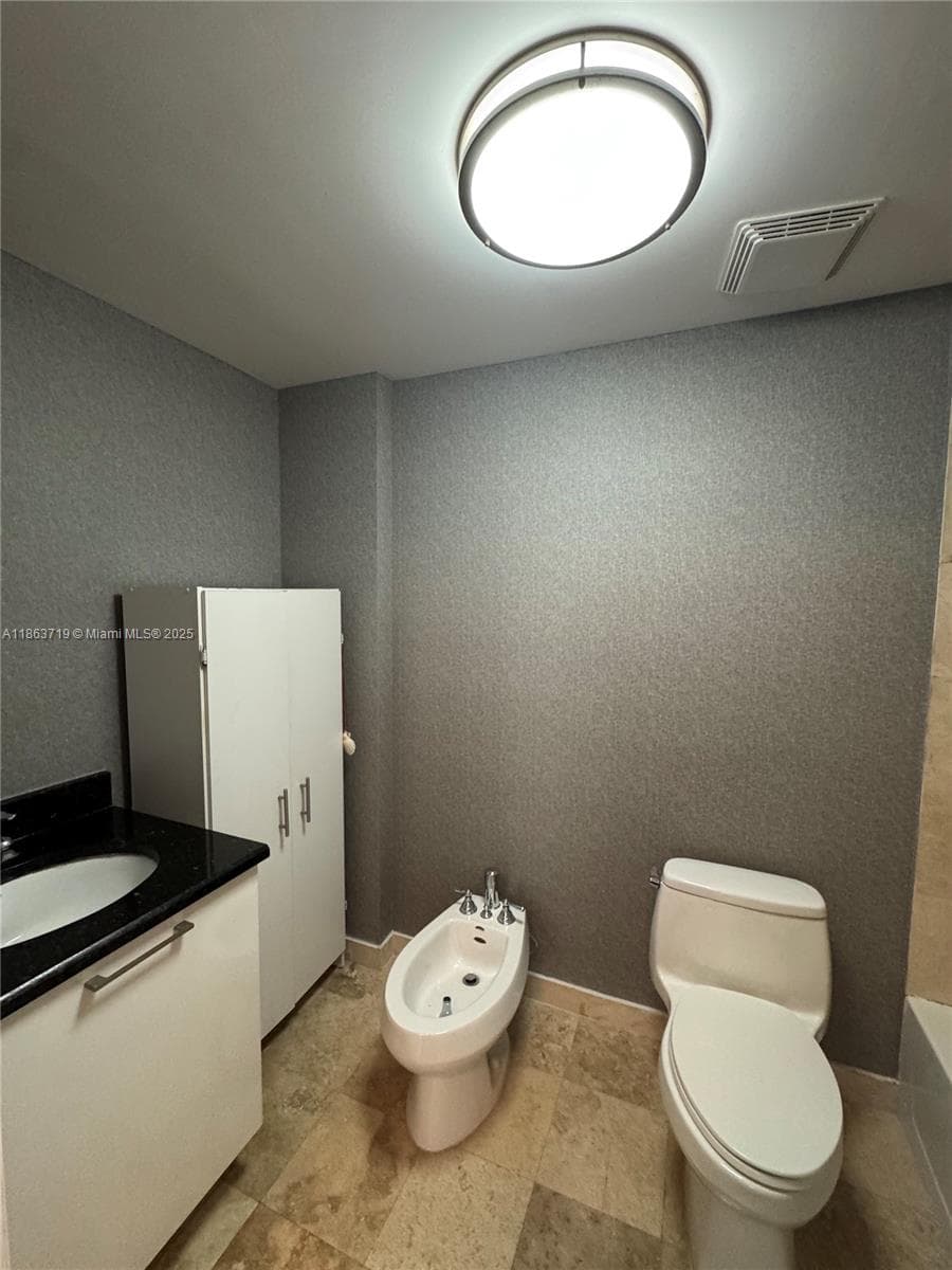 LOFTS AT MAYFAIR CONDO · #121 in Miami - Photo 6