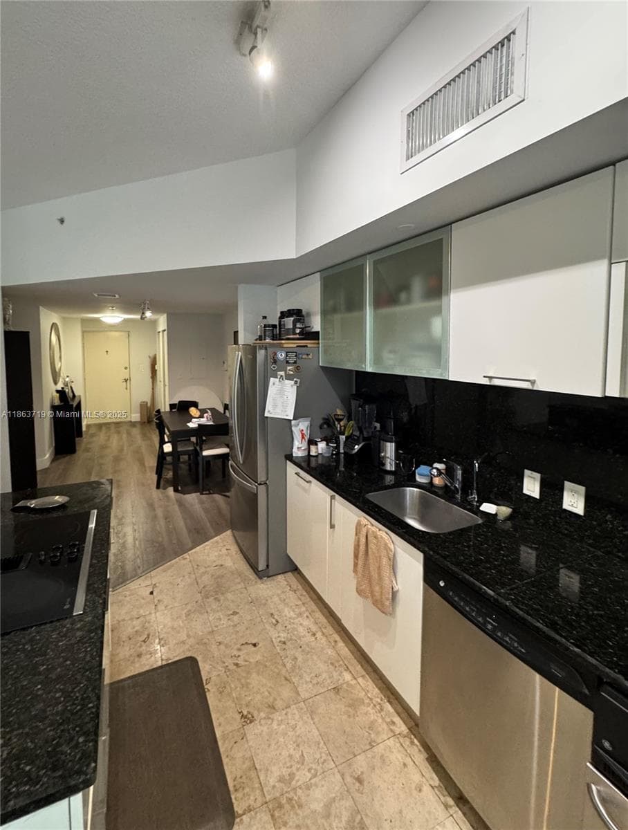 LOFTS AT MAYFAIR CONDO · #121 in Miami - Photo 10