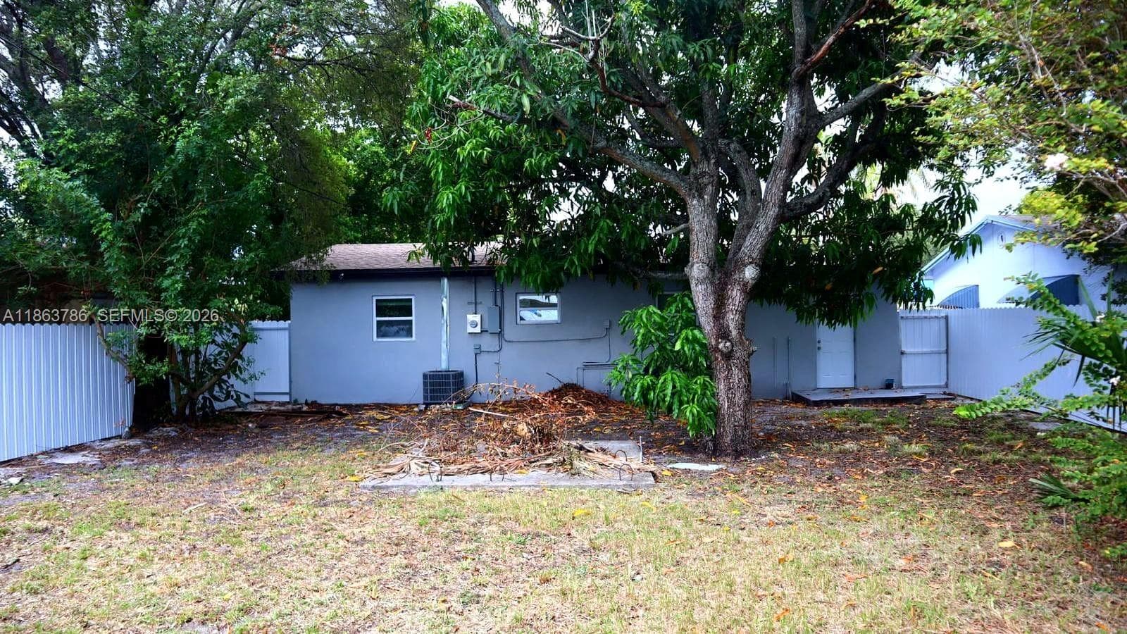 2503 NW 9th St photo 6