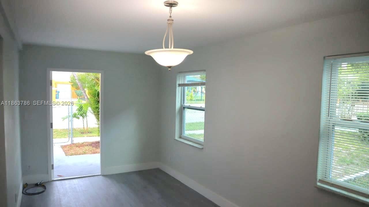 2503 NW 9th St photo 20