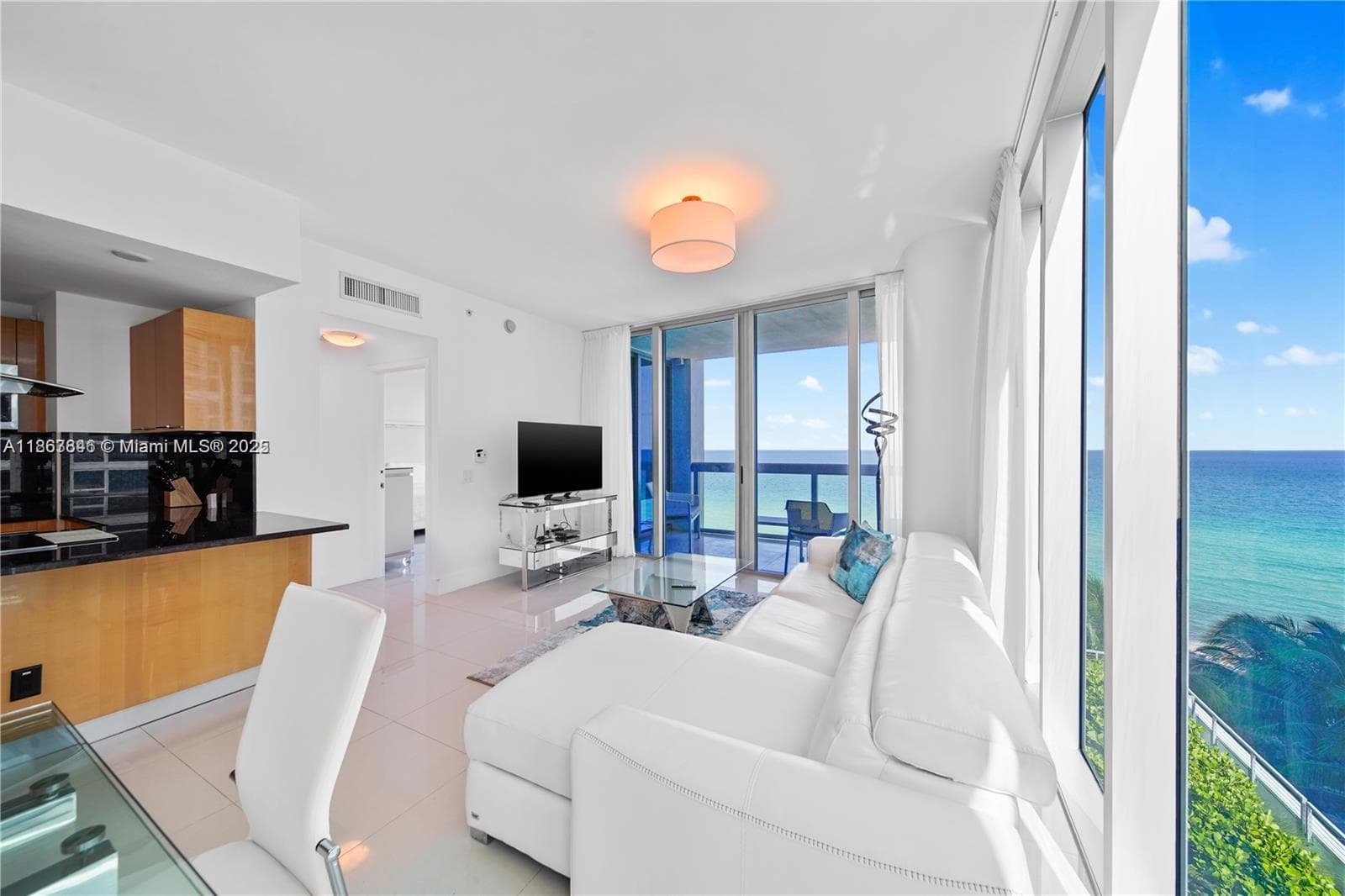 Carillon Miami Beach · #808 in Miami Beach - Photo 9