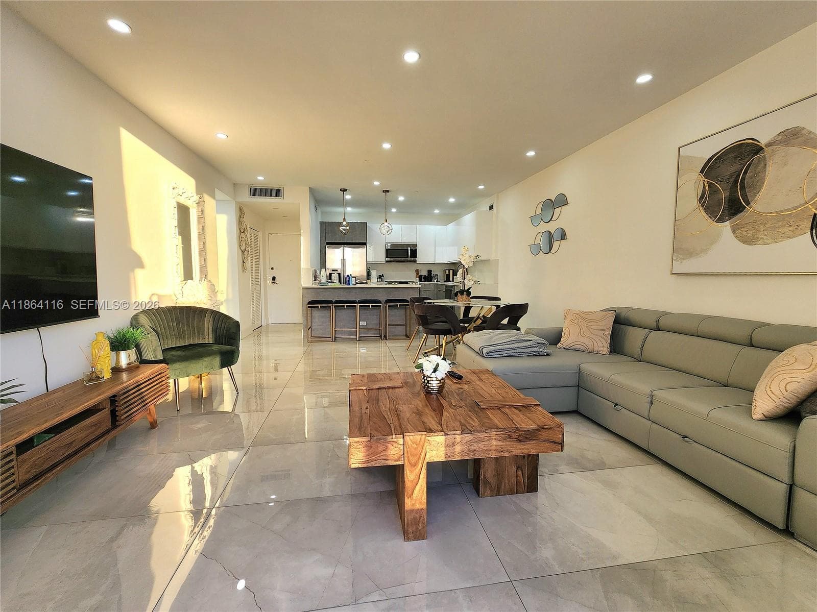 Alexander Towers · #1502 in Hollywood - Photo 12
