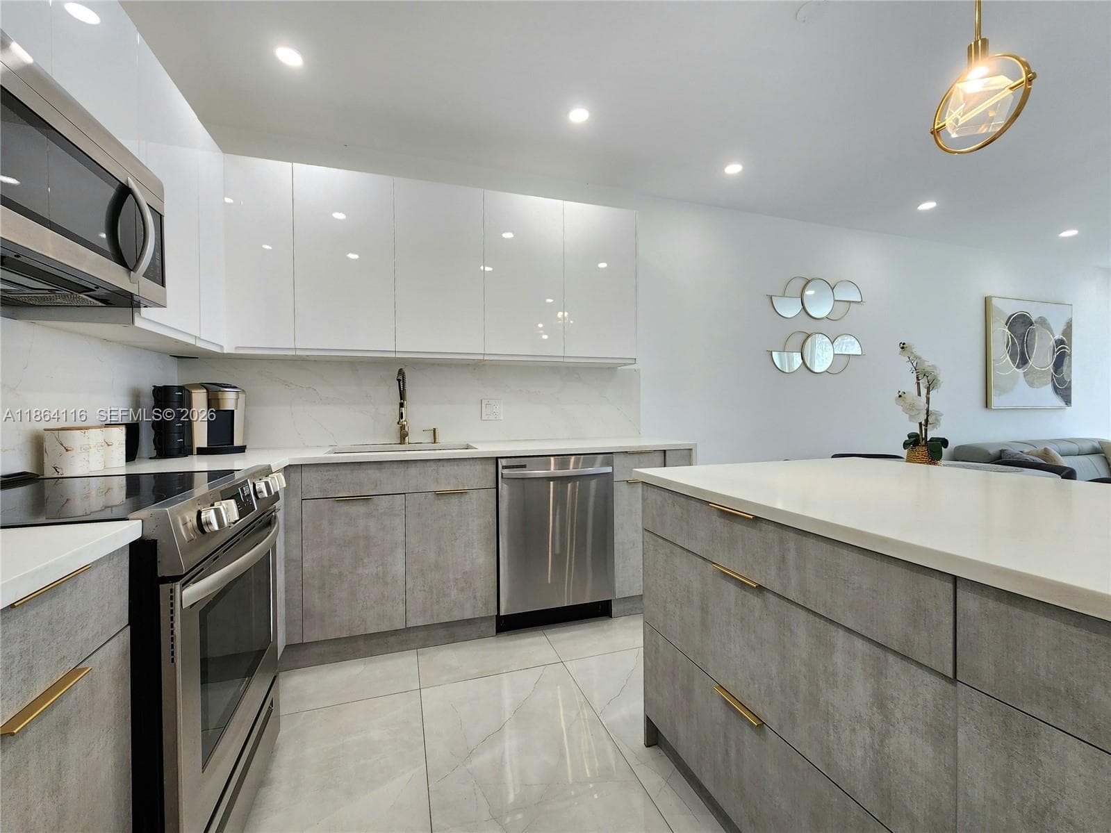 Alexander Towers · #1502 in Hollywood - Photo 14