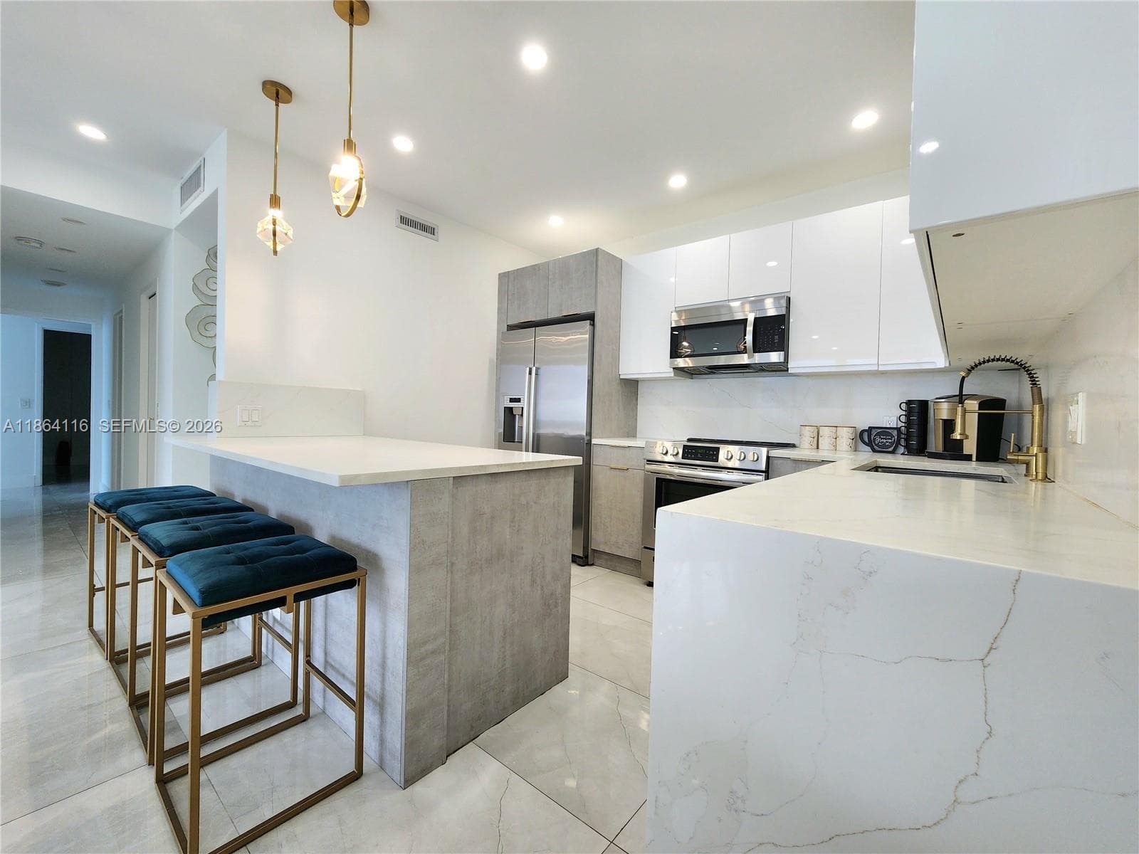 Alexander Towers · #1502 in Hollywood - Photo 11