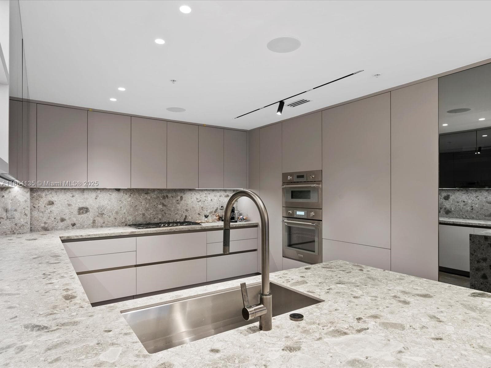 VILLAS OF POSITANO CONDO · #V5 in Hollywood - Photo 22